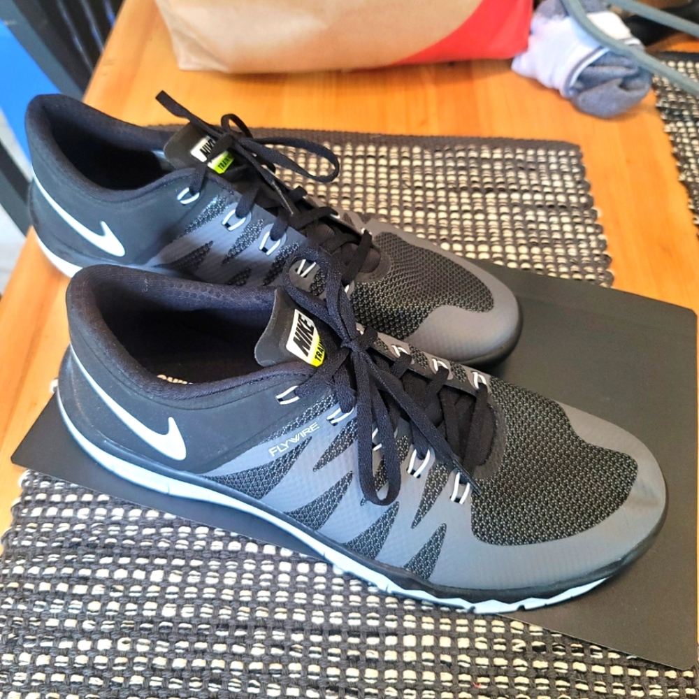 Nike trainers size 11.5 flywires